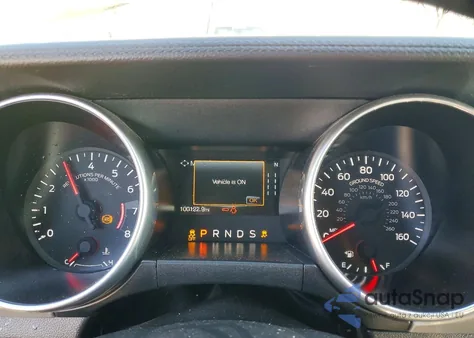 2021 Ford Mustang z USA, uszkodzony, nr VIN 1FATP8UH6M5116731